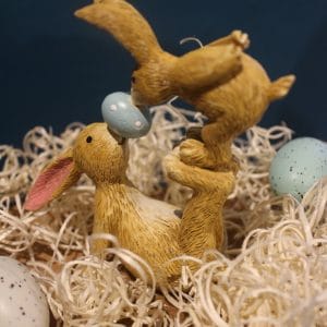Figurine Maman Lapin et son bébé Bisous de Pâques version vert
